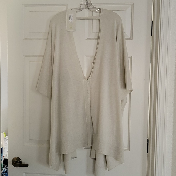 NWT Lululemon Free To Coast Wrap - Picture 6 of 8